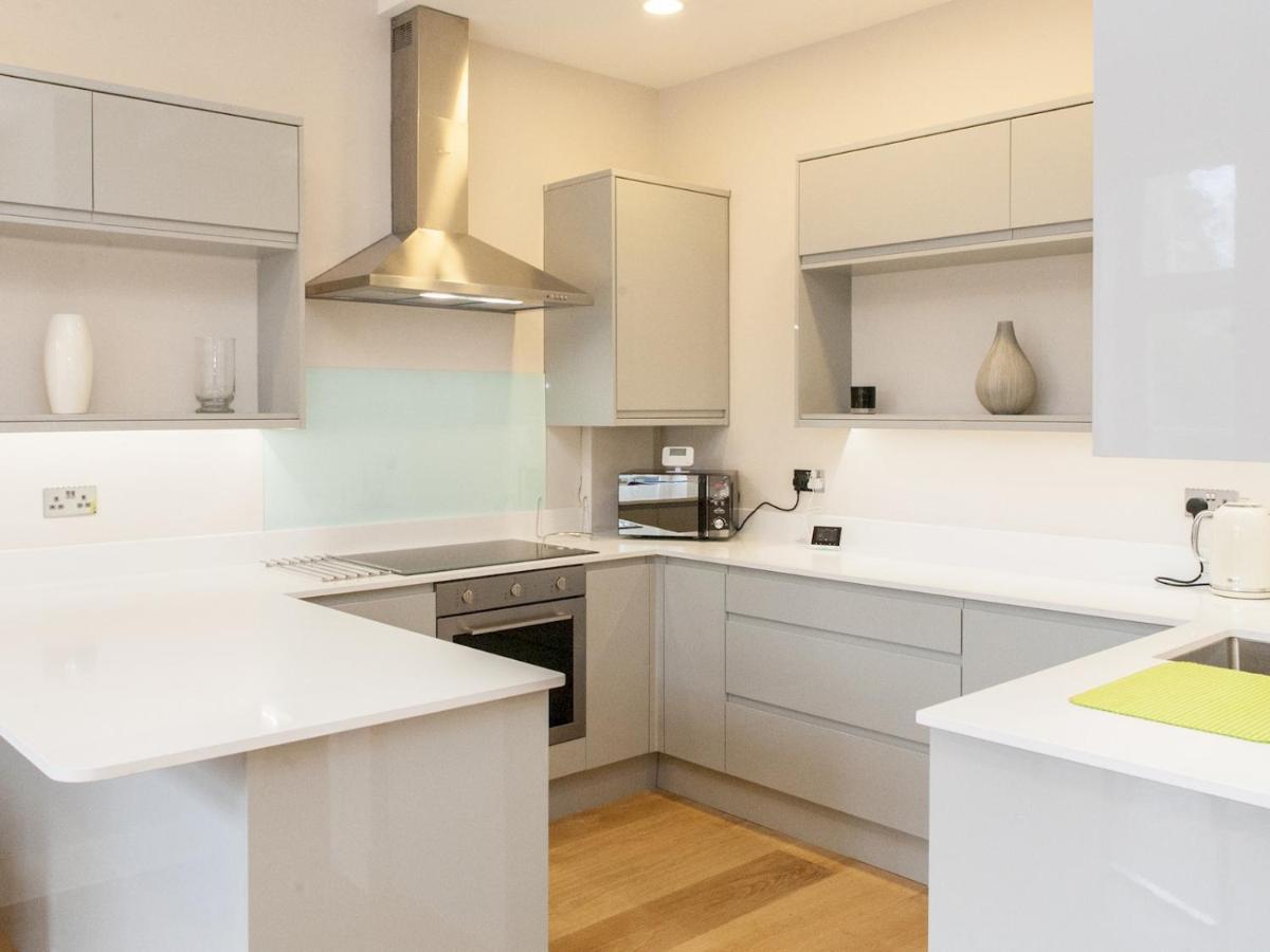 Pass The Keys - Spacious Flat With Private Sun Terrace In South East Лондон Екстериор снимка