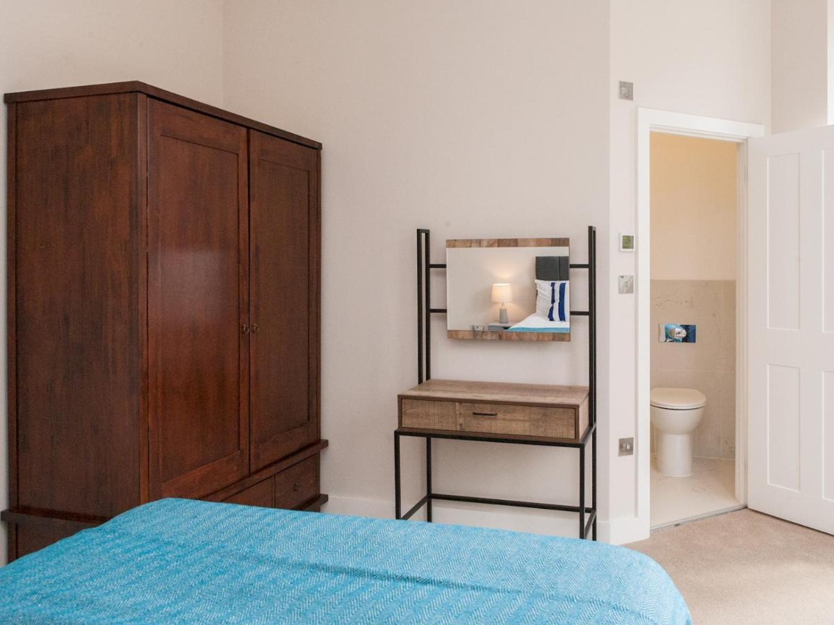 Pass The Keys - Spacious Flat With Private Sun Terrace In South East Лондон Екстериор снимка