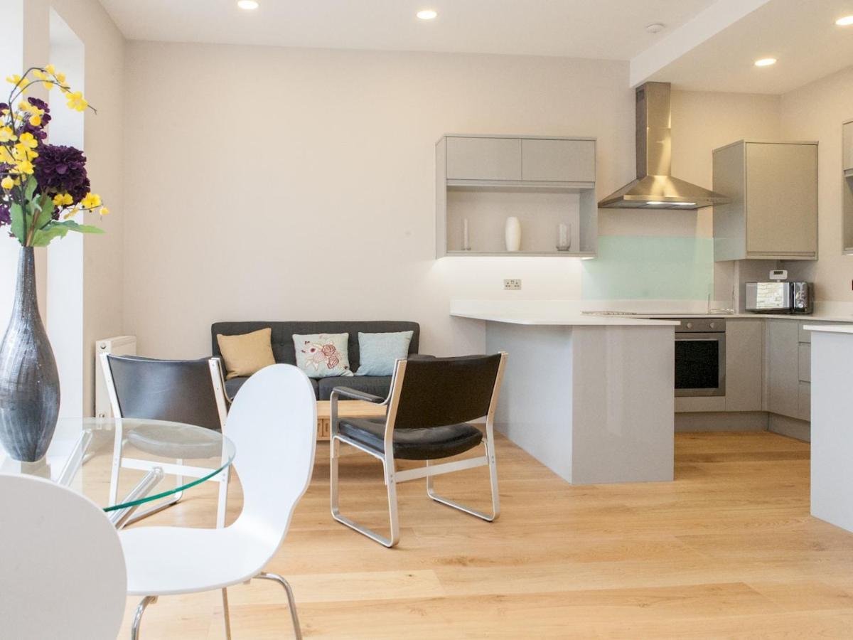 Pass The Keys - Spacious Flat With Private Sun Terrace In South East Лондон Екстериор снимка