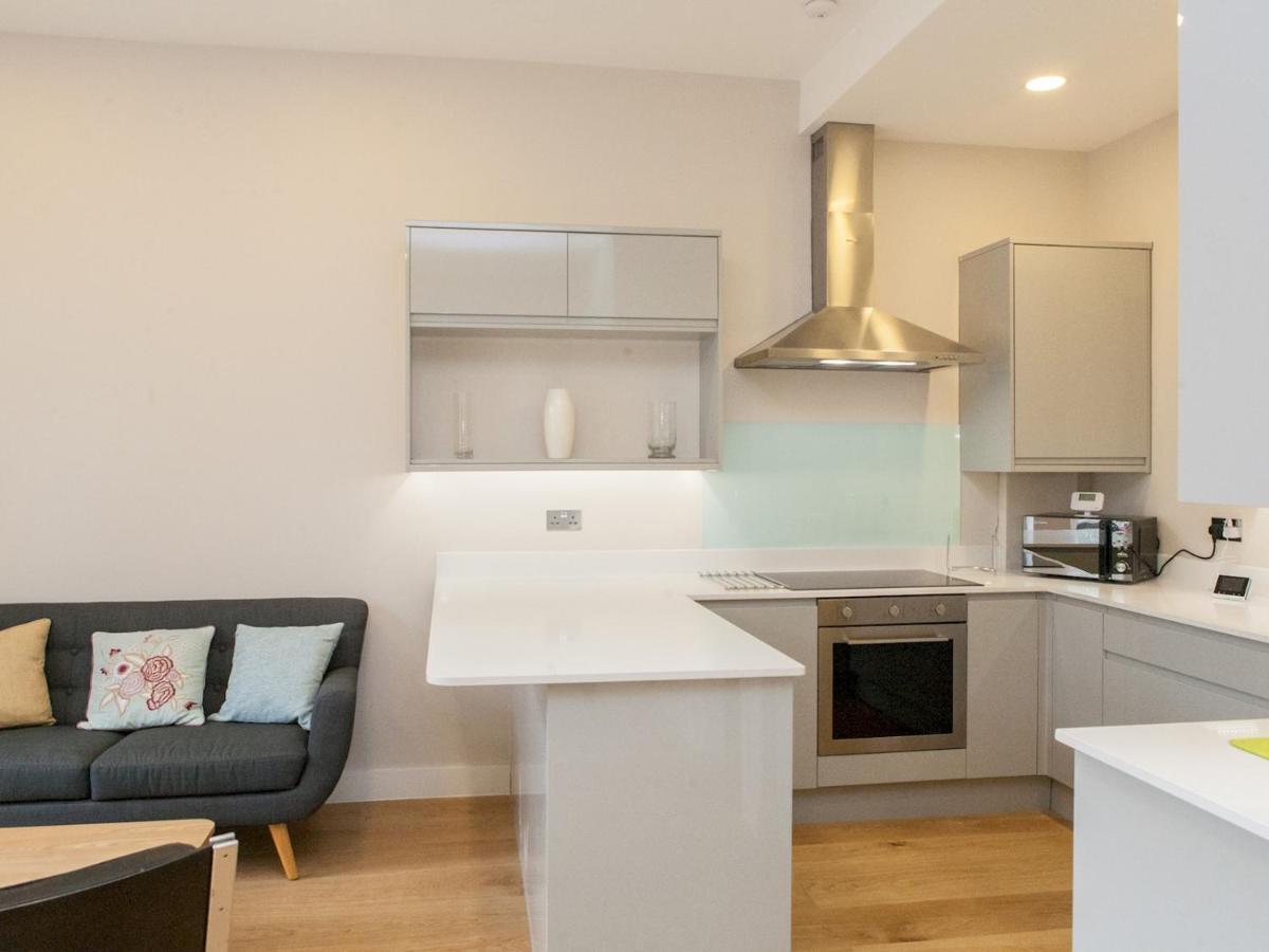 Pass The Keys - Spacious Flat With Private Sun Terrace In South East Лондон Екстериор снимка