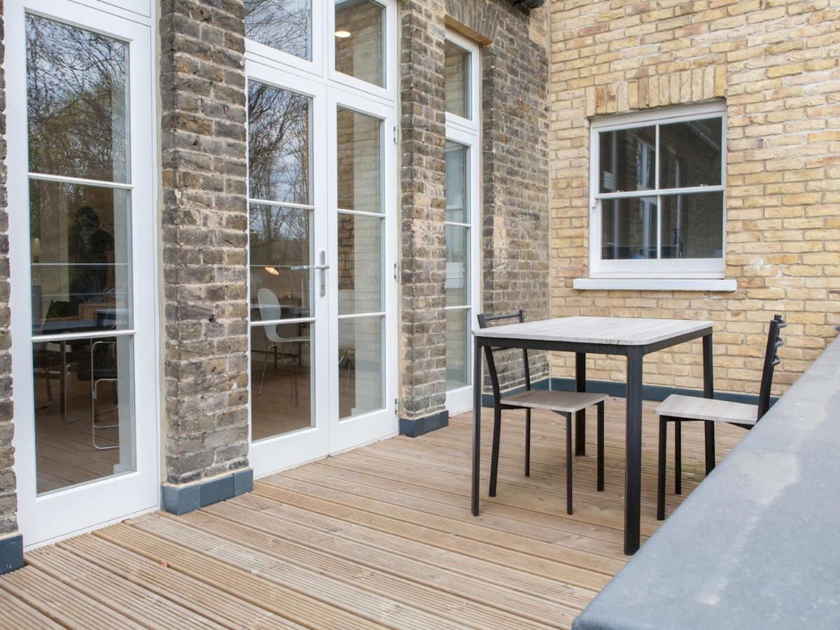 Pass The Keys - Spacious Flat With Private Sun Terrace In South East Лондон Екстериор снимка