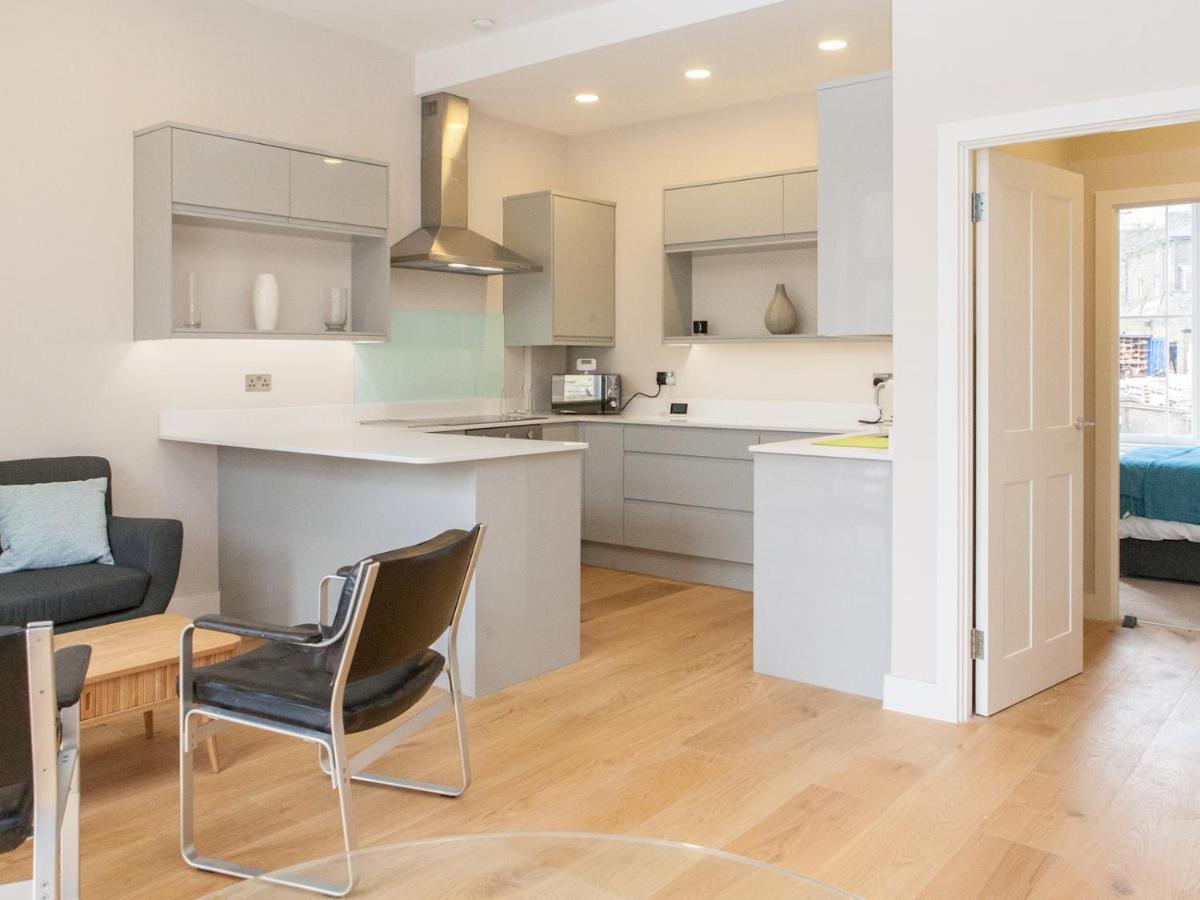 Pass The Keys - Spacious Flat With Private Sun Terrace In South East Лондон Екстериор снимка