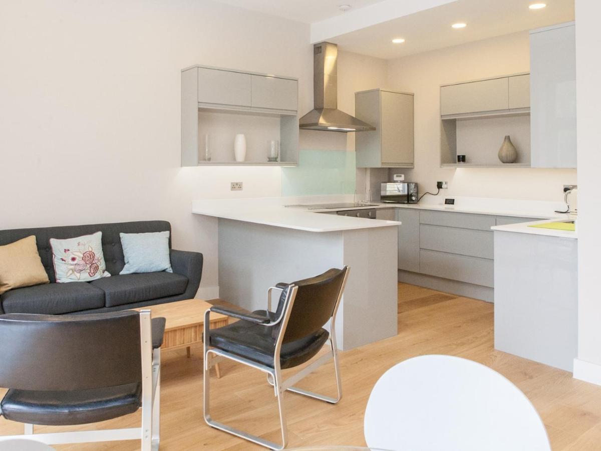 Pass The Keys - Spacious Flat With Private Sun Terrace In South East Лондон Екстериор снимка